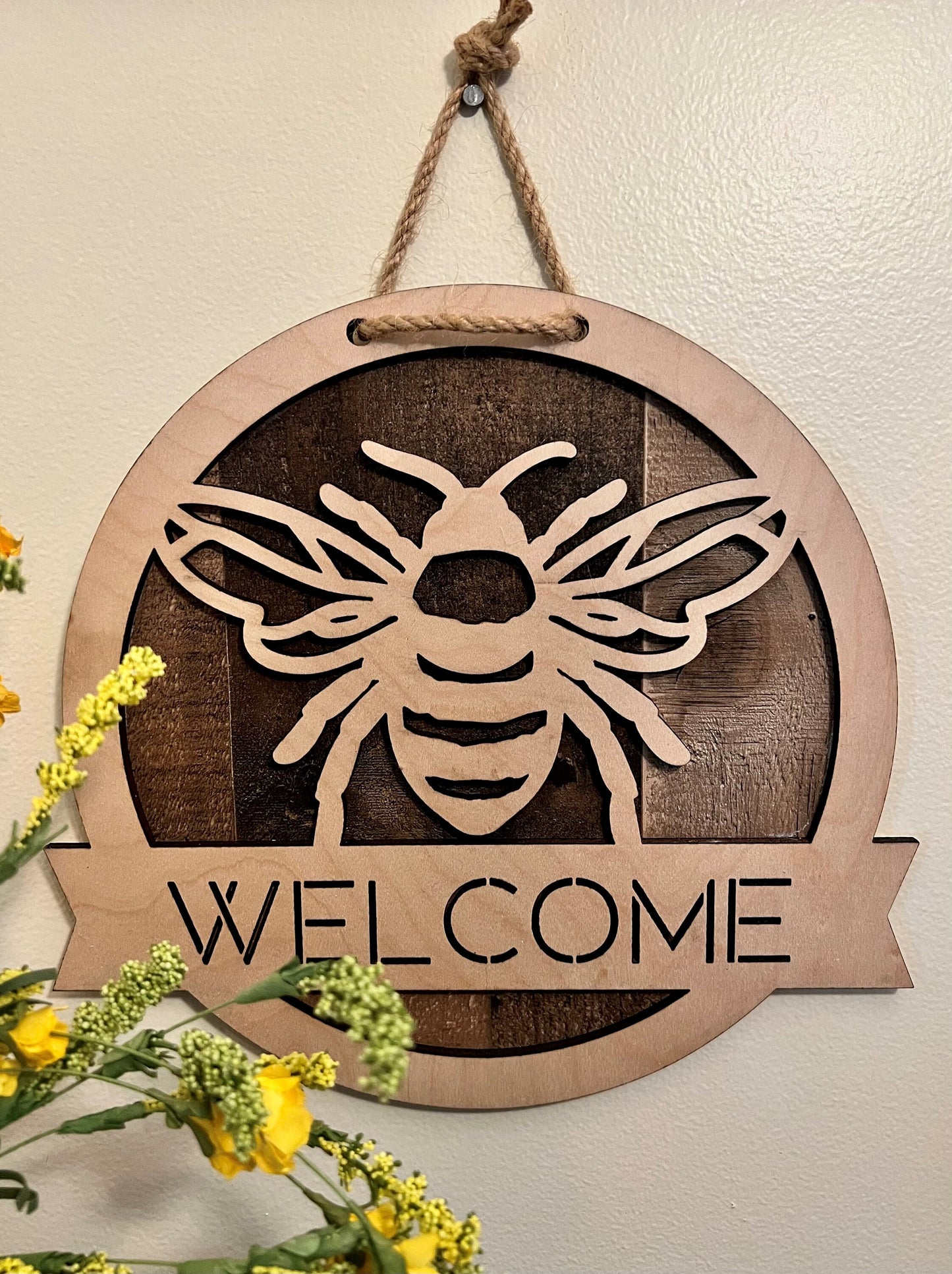 Round Rustic Welcome Signs