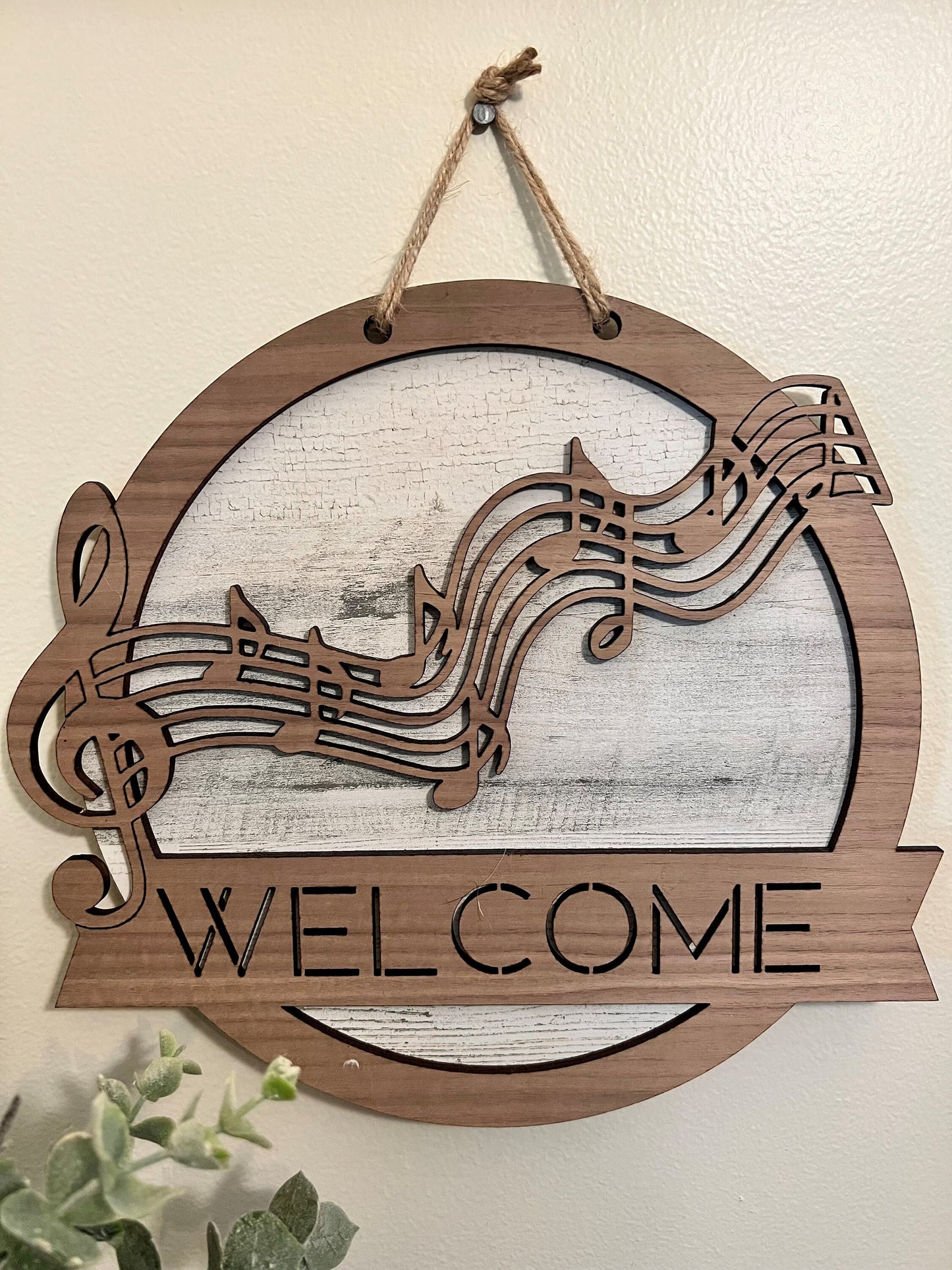 Round Rustic Welcome Signs
