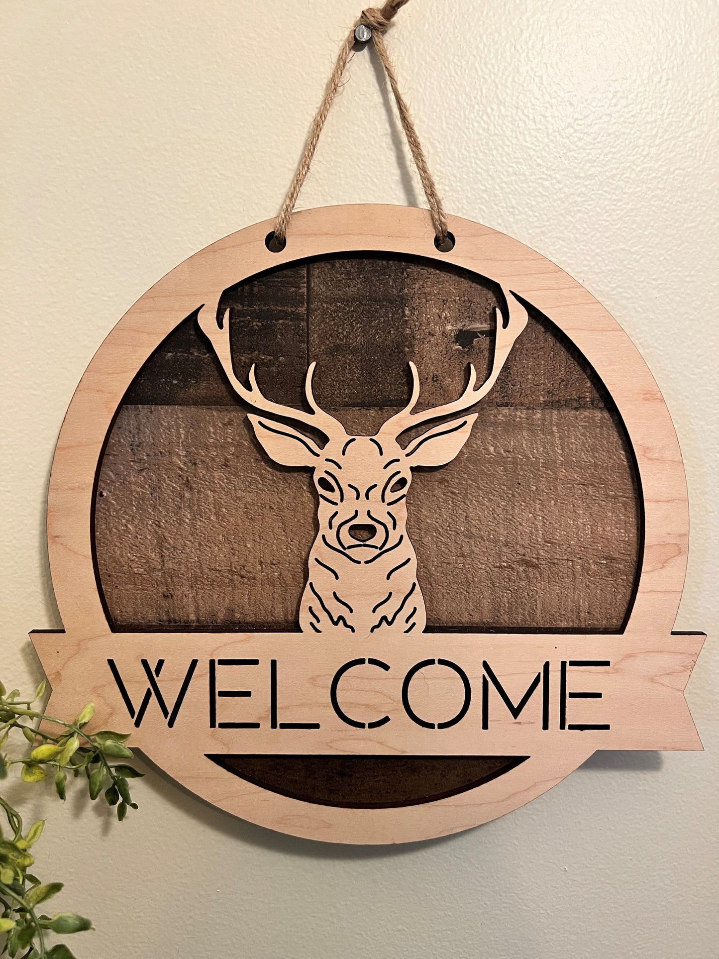 Round Rustic Welcome Signs