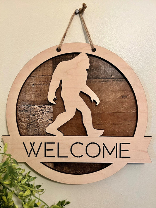 Round Rustic Welcome Signs