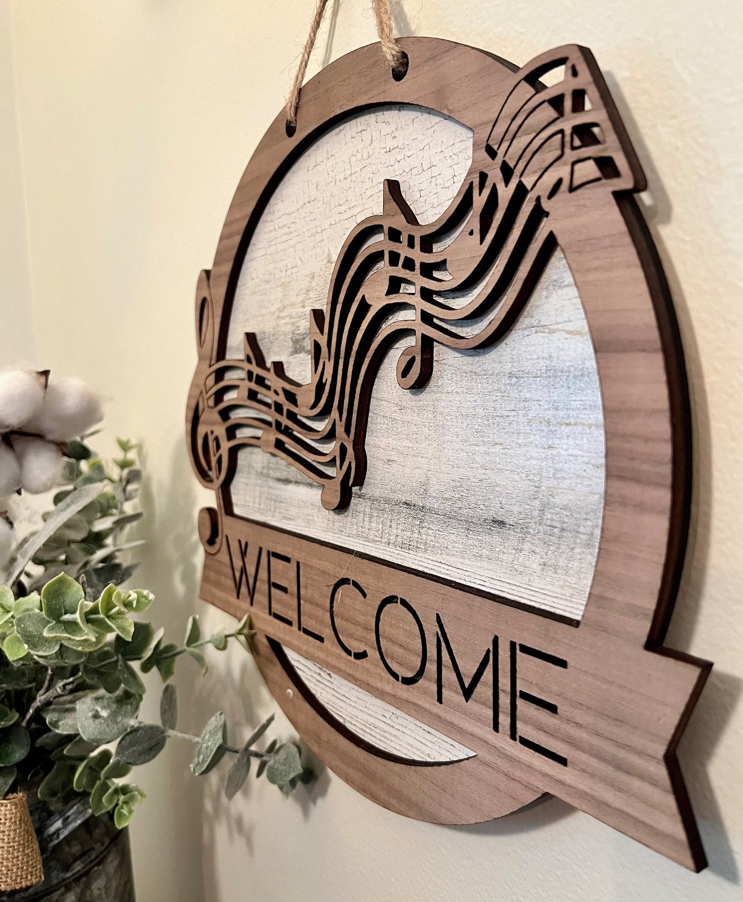 Round Rustic Welcome Signs