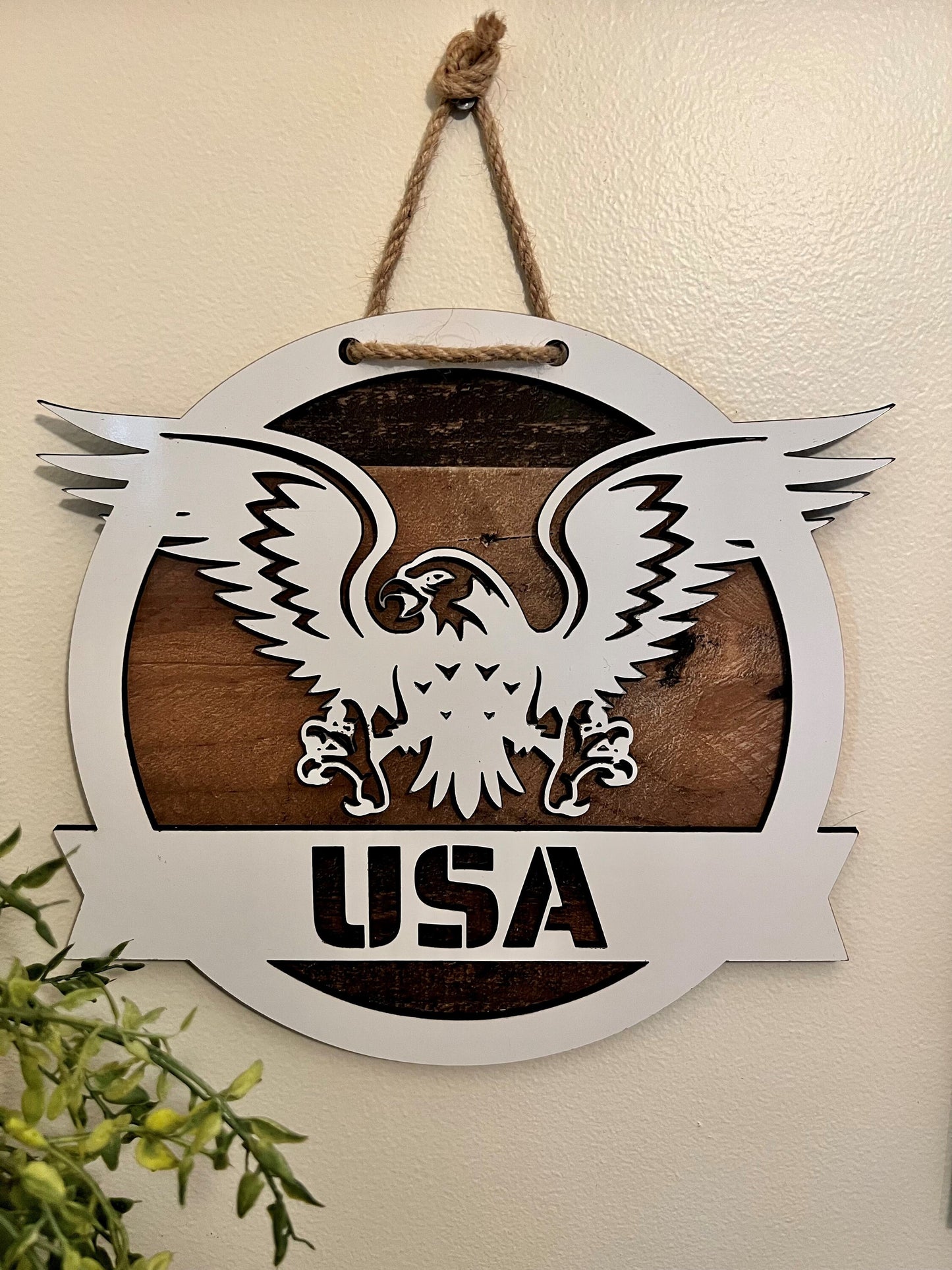 Round Rustic Welcome Signs